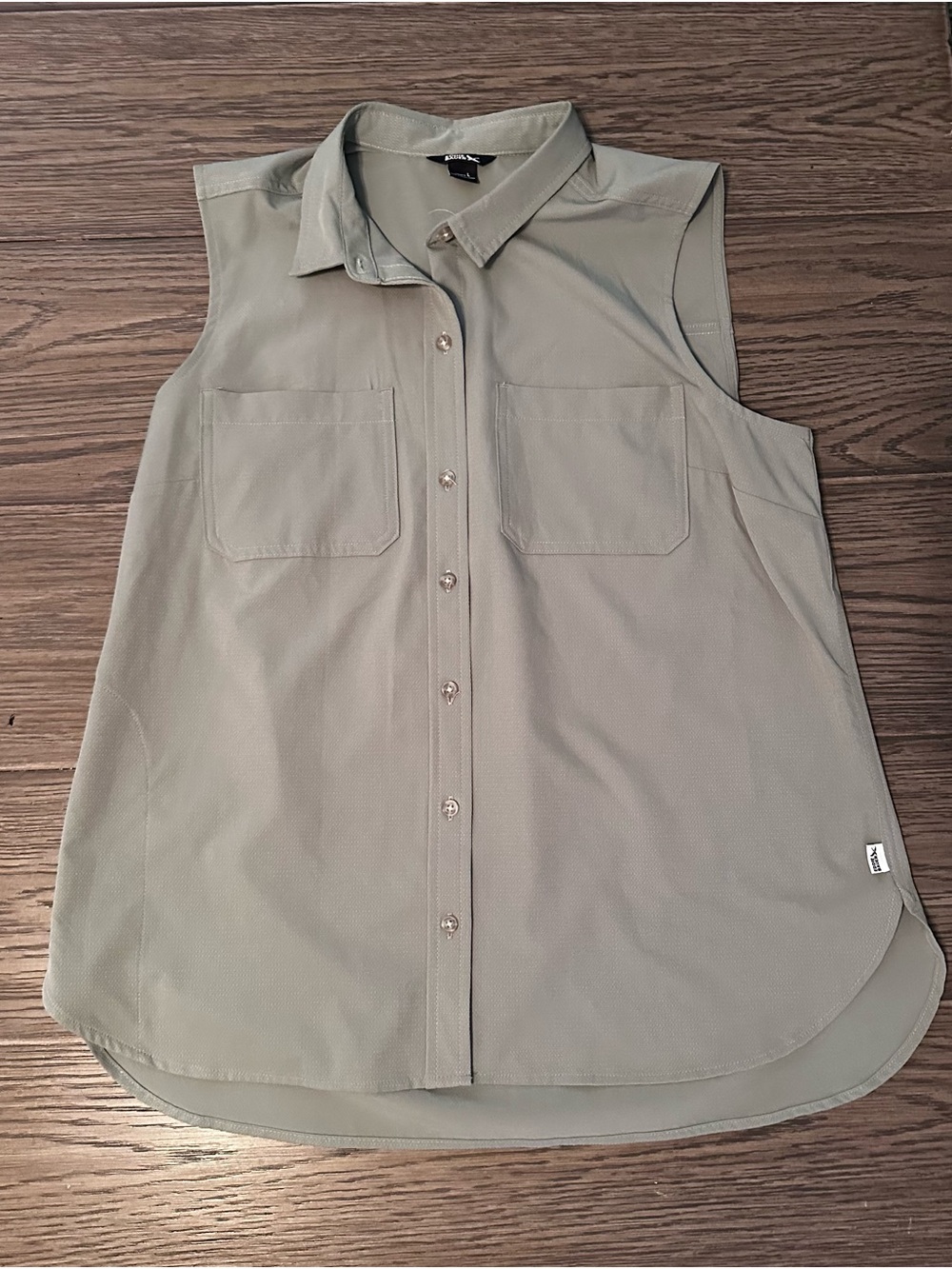 Eddie Bauer Sleeveless Button-Front Camisole in Sage Green